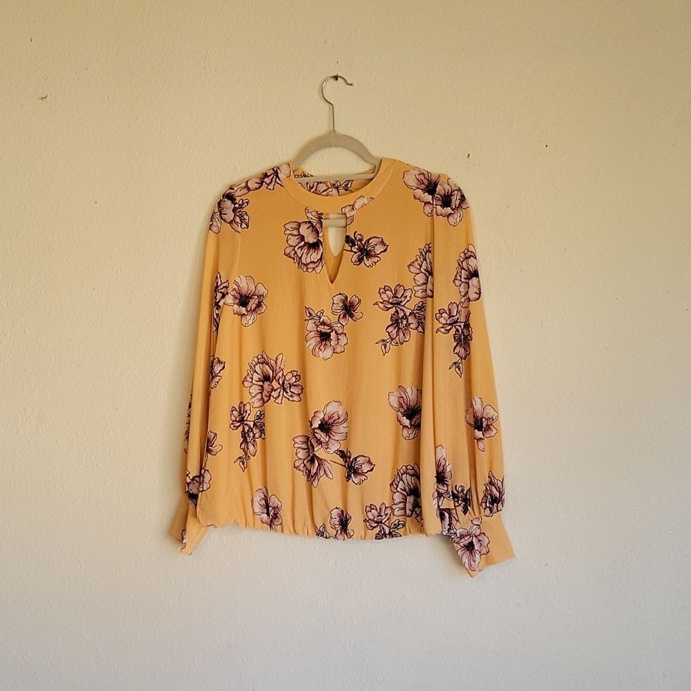 Puna round neck blause long sleeves key hole on front and back peach and purple